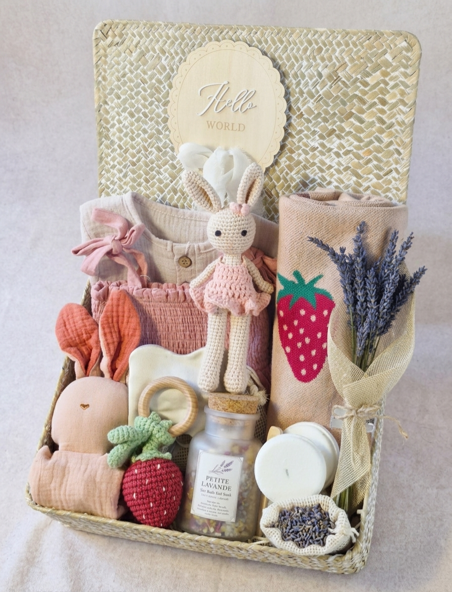 Mama et Bébé — Strawberry and Bunny — 1